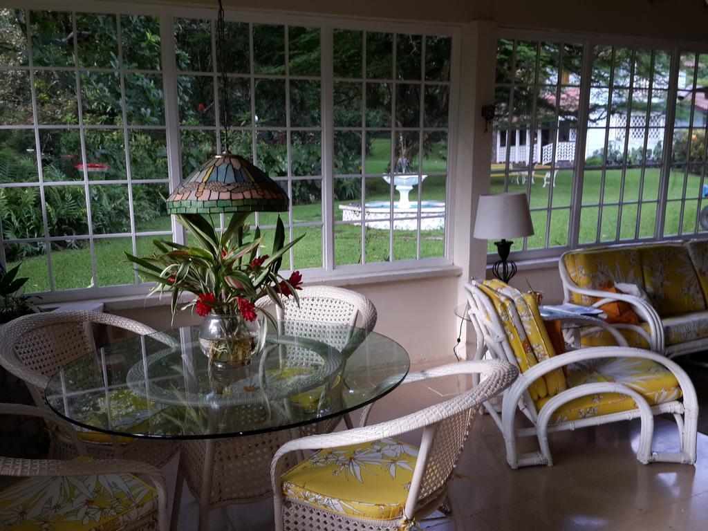 Park Eden Bed & Breakfast Los Llanitos Zewnętrze zdjęcie